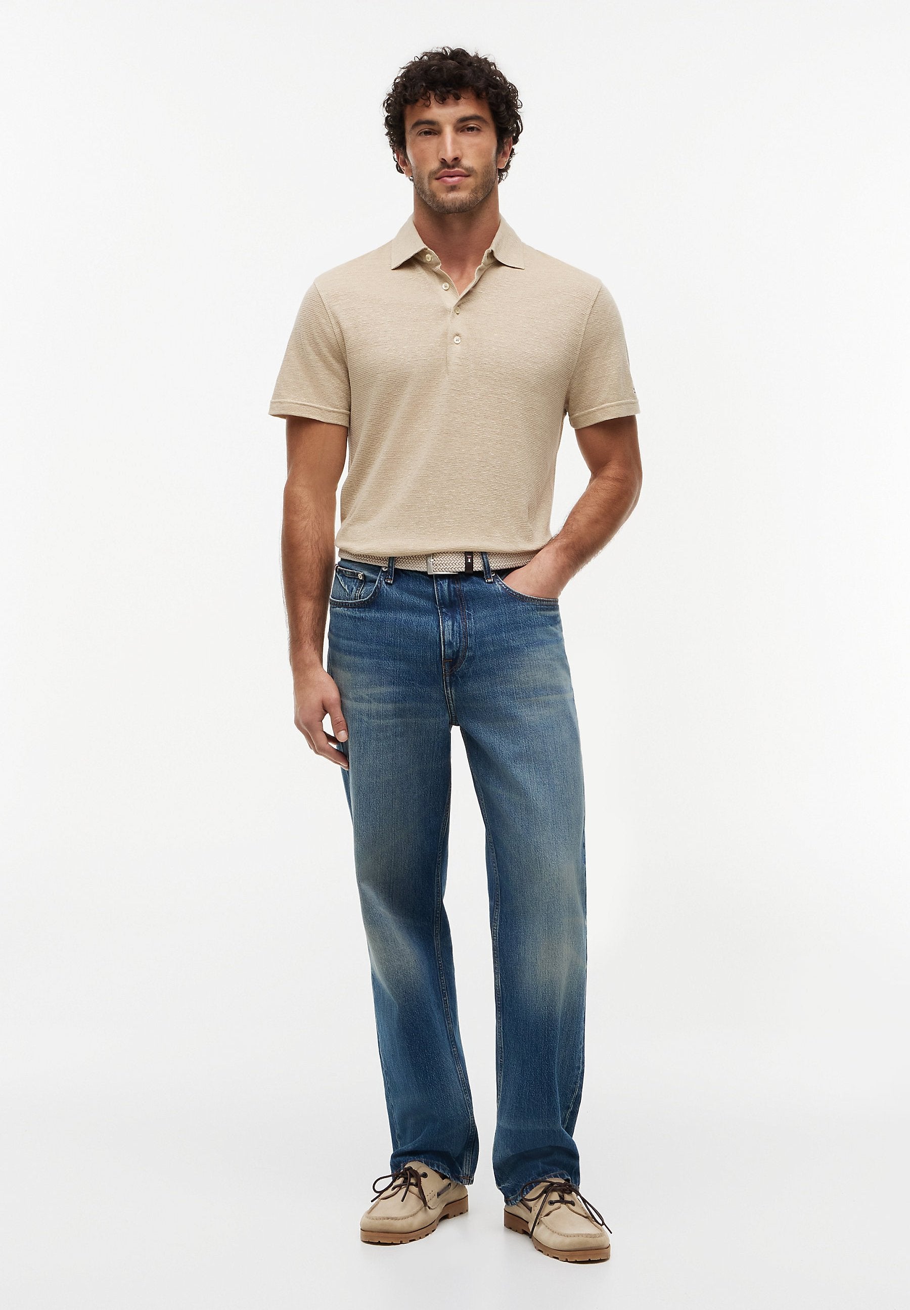 REGULAR FIT  Media 2