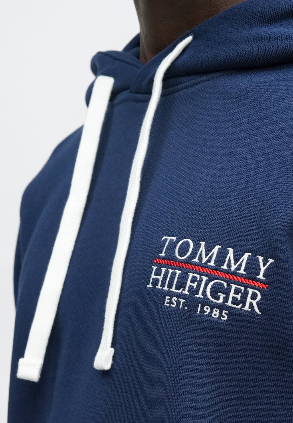 HERITAGE LOGO EMBROIDERY DRAWSTRING HOODY Media 6