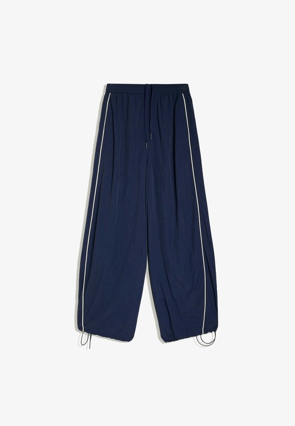 Bershka TECHNICAL PARACHUTE TROUSERS - Trousers - royal blue