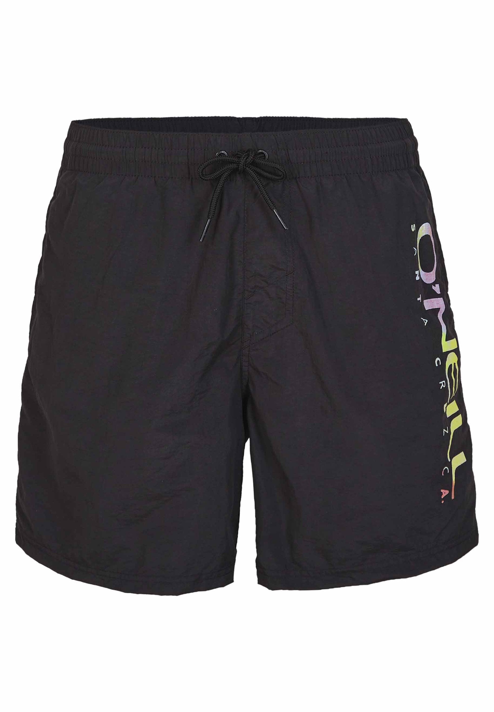 Schwarze Badeshorts mit strukturiertem Finish, ausgestattet mit einem Kordelzugbund und einem vertikalen, mehrfarbigen Logo-Design auf der linken Seite.