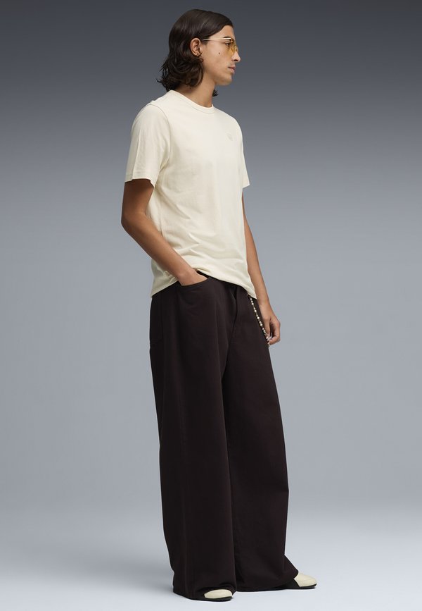 Puma ESS ELEVATED - Basic T-shirt - alpine snow