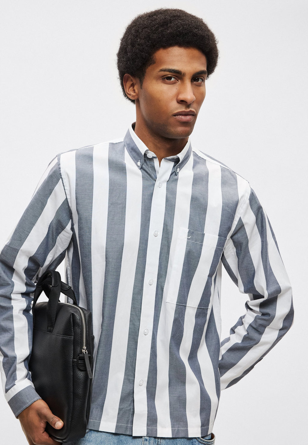 STRIPED CROPPED SHIRT Media 7