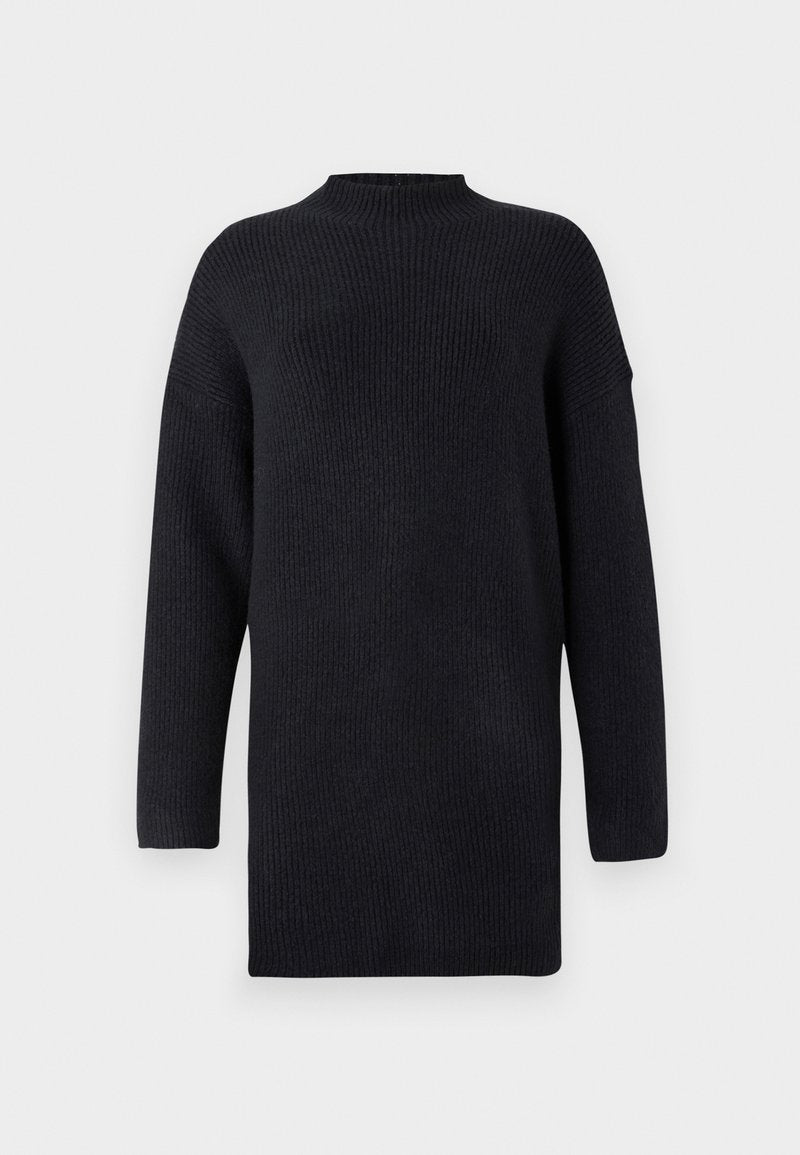 Langärmliger, dunkelblauer Strickpullover mit hohem Kragen, geripptem Muster und heruntergesetzten Schulternähten für eine lässige Passform.