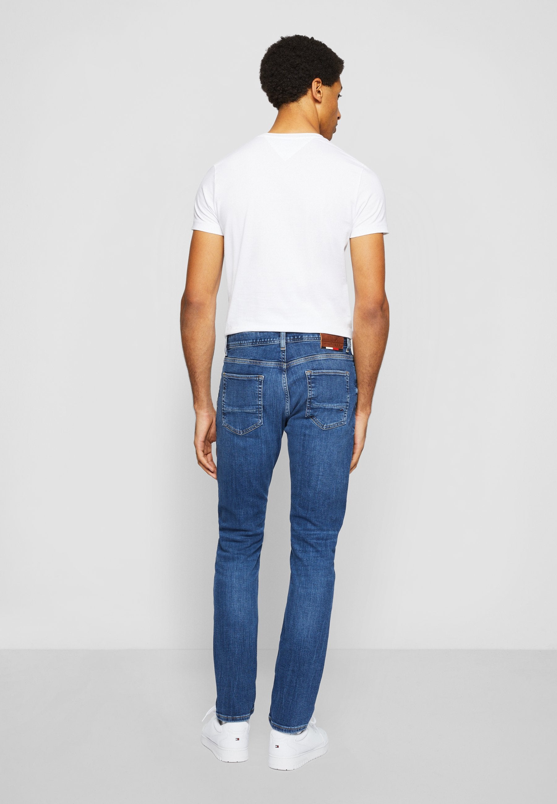 CORE BLEECKER SLIM Media 4