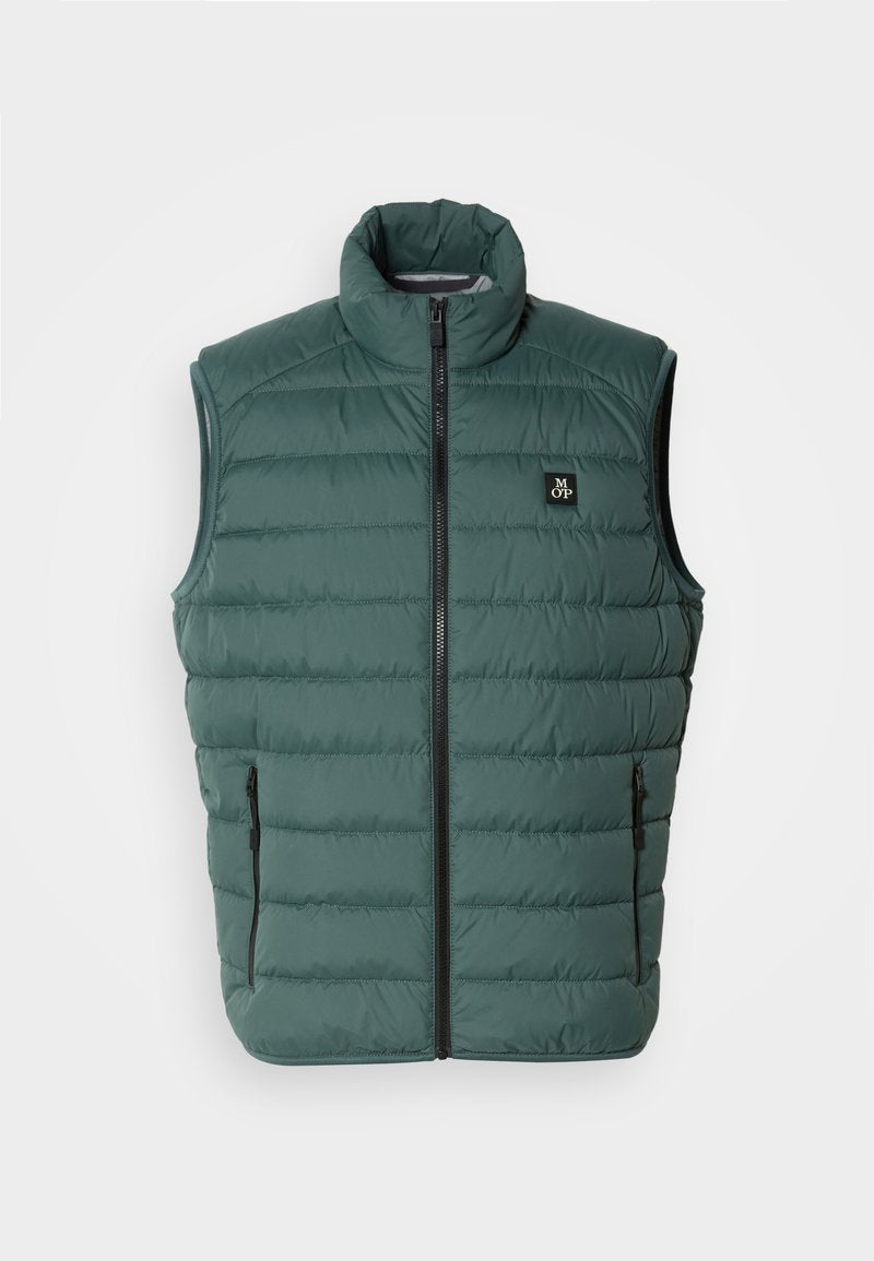 PACKABLE VEST Media 1