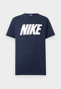 Nike Sportswear CLUB VARSITY LIFESTYLE - Print T-shirt - obsidian/white