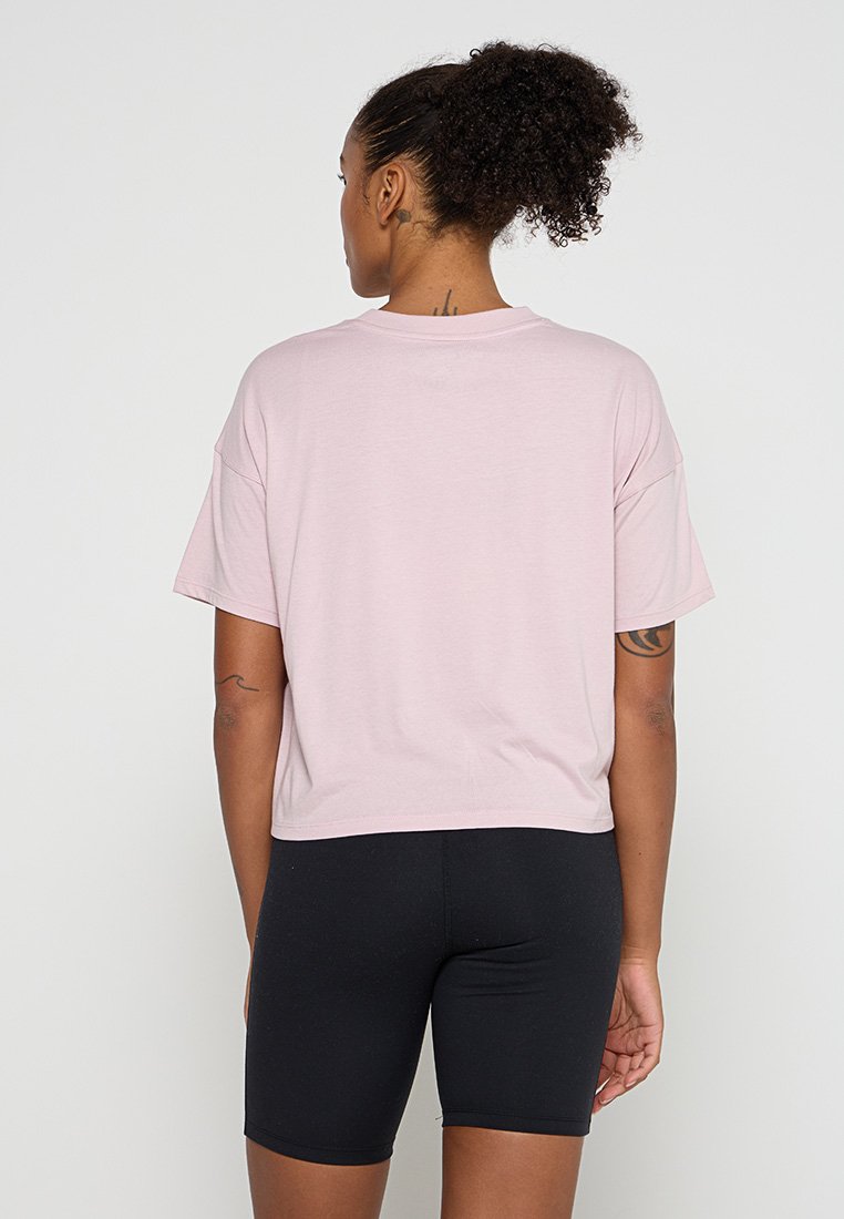 DKNY Sport