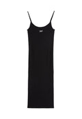 Schwarzes, geripptes Baumwollkleid mit dünnen Spaghettiträgern und gerader Silhouette. Mit einem kleinen weißen Logo auf der oberen Vorderseite.