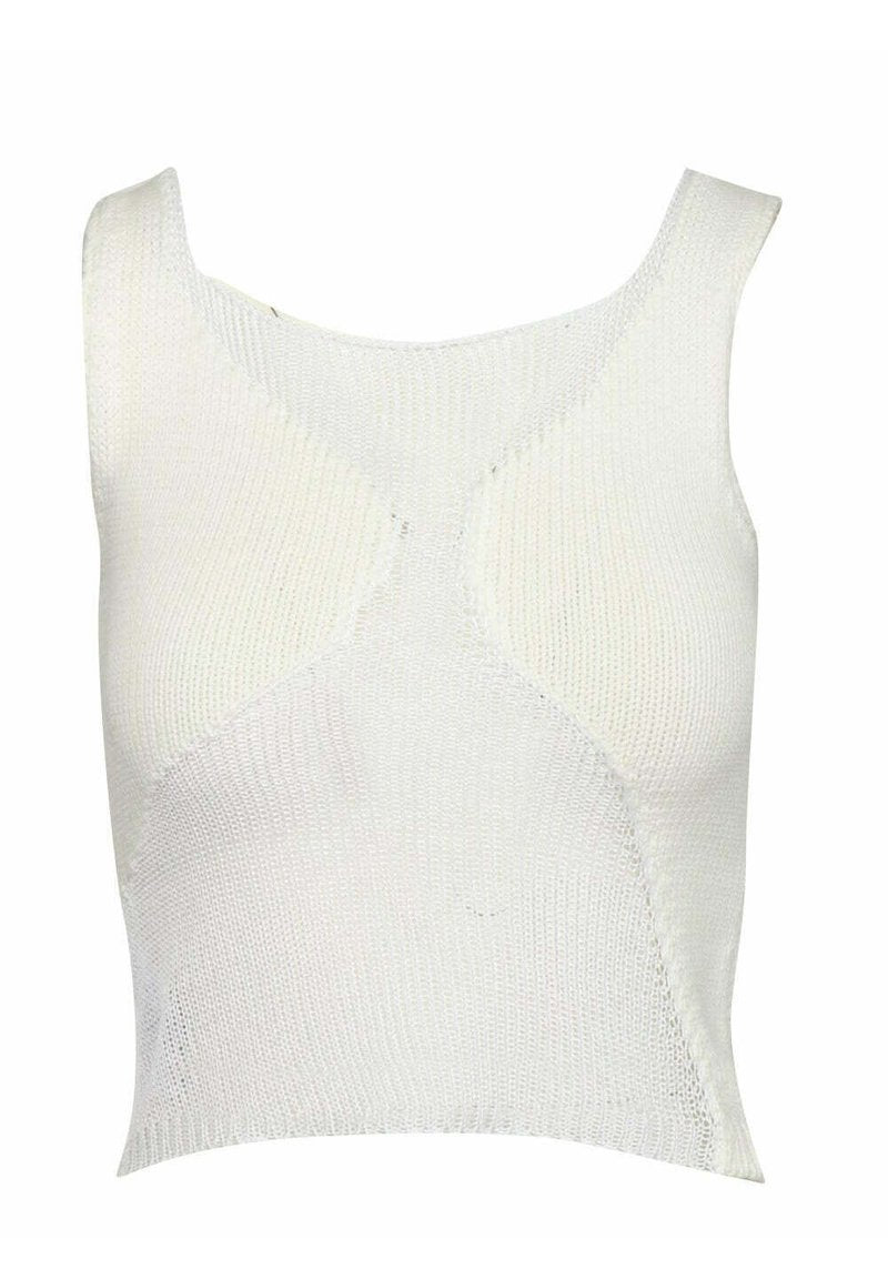 Weißes gestricktes Tanktop mit geometrischem Design, das unterschiedliche Texturen und nahtlose Kanten aufweist. Es hat einen runden Halsausschnitt und breite, bequeme Träger.