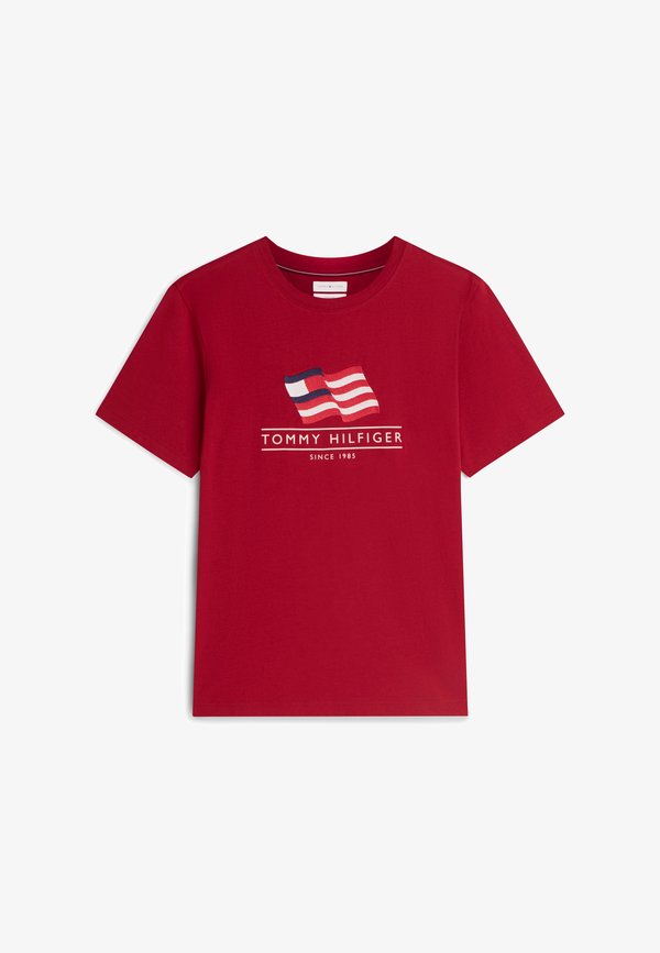 Tommy Hilfiger MAIN FLAG REGULAR TEE - AMERICANA CAPSULE - Print T-shirt - regatta red
