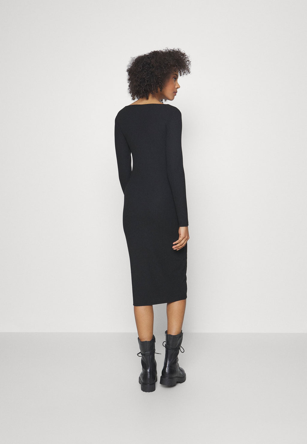 ONLNELLA BODYCON BUTTON DRESS Media 4