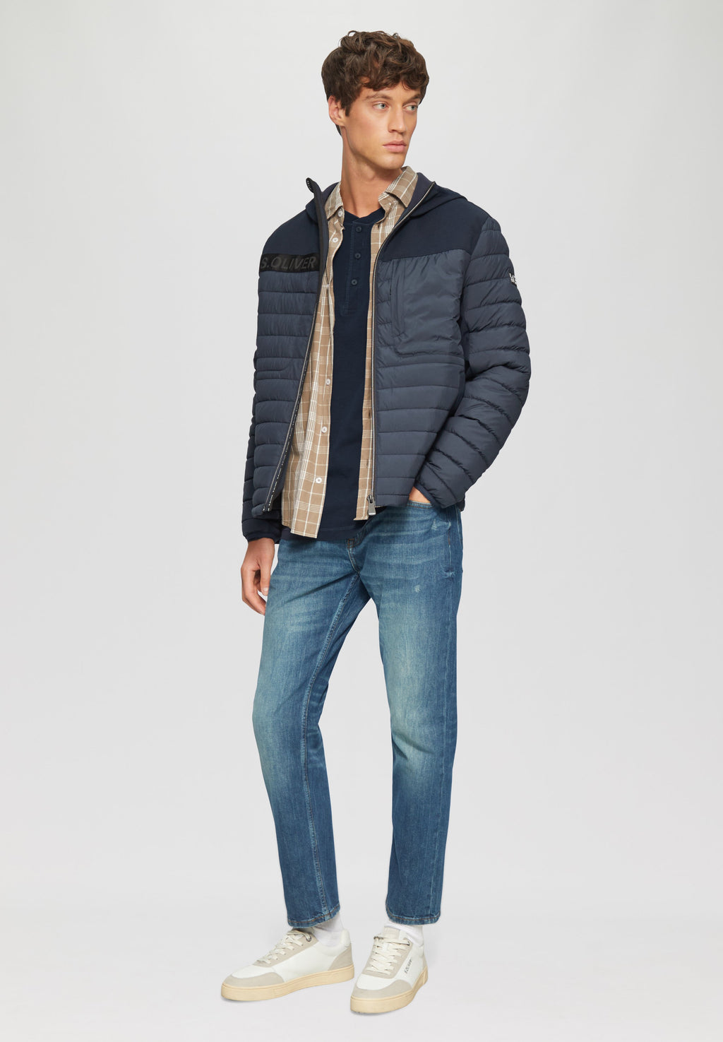 s.Oliver MIT HENLEY-AUSSCHNITT UND GARMENT DYE