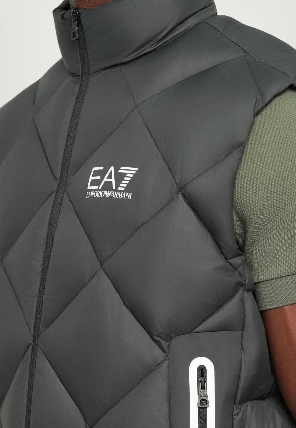 MOUNTAIN QUILTED VEST Media 7