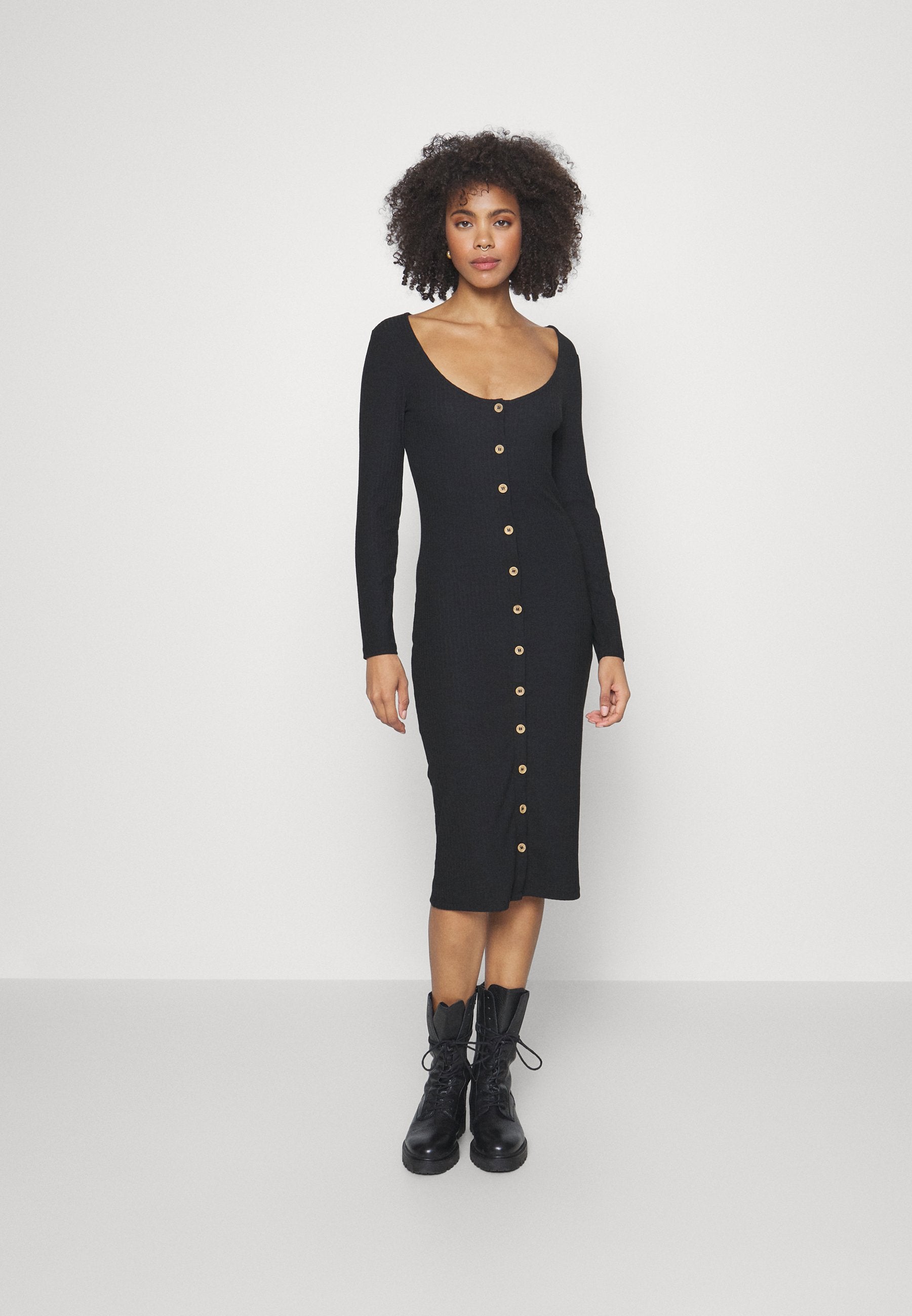 ONLNELLA BODYCON BUTTON DRESS Media 3