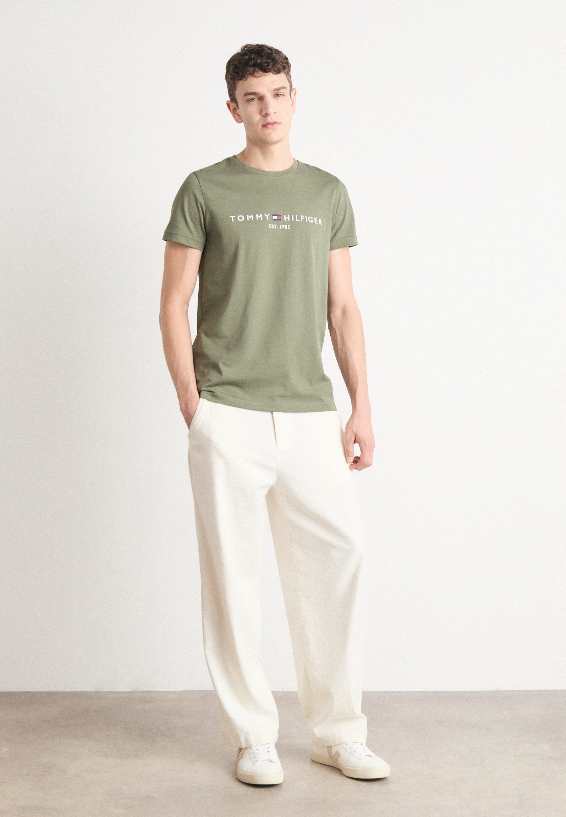 LOGO TEE Media 2
