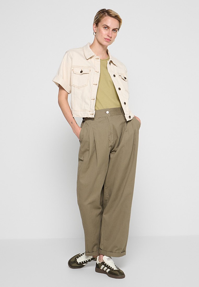 Barbour AMBER