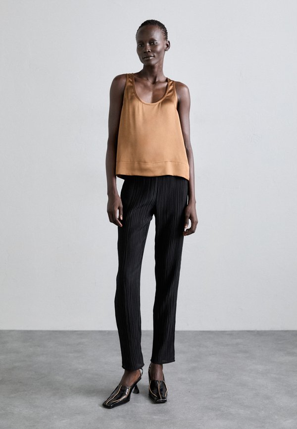 BITE Studios PARCHMENT TEXTURED TROUSER