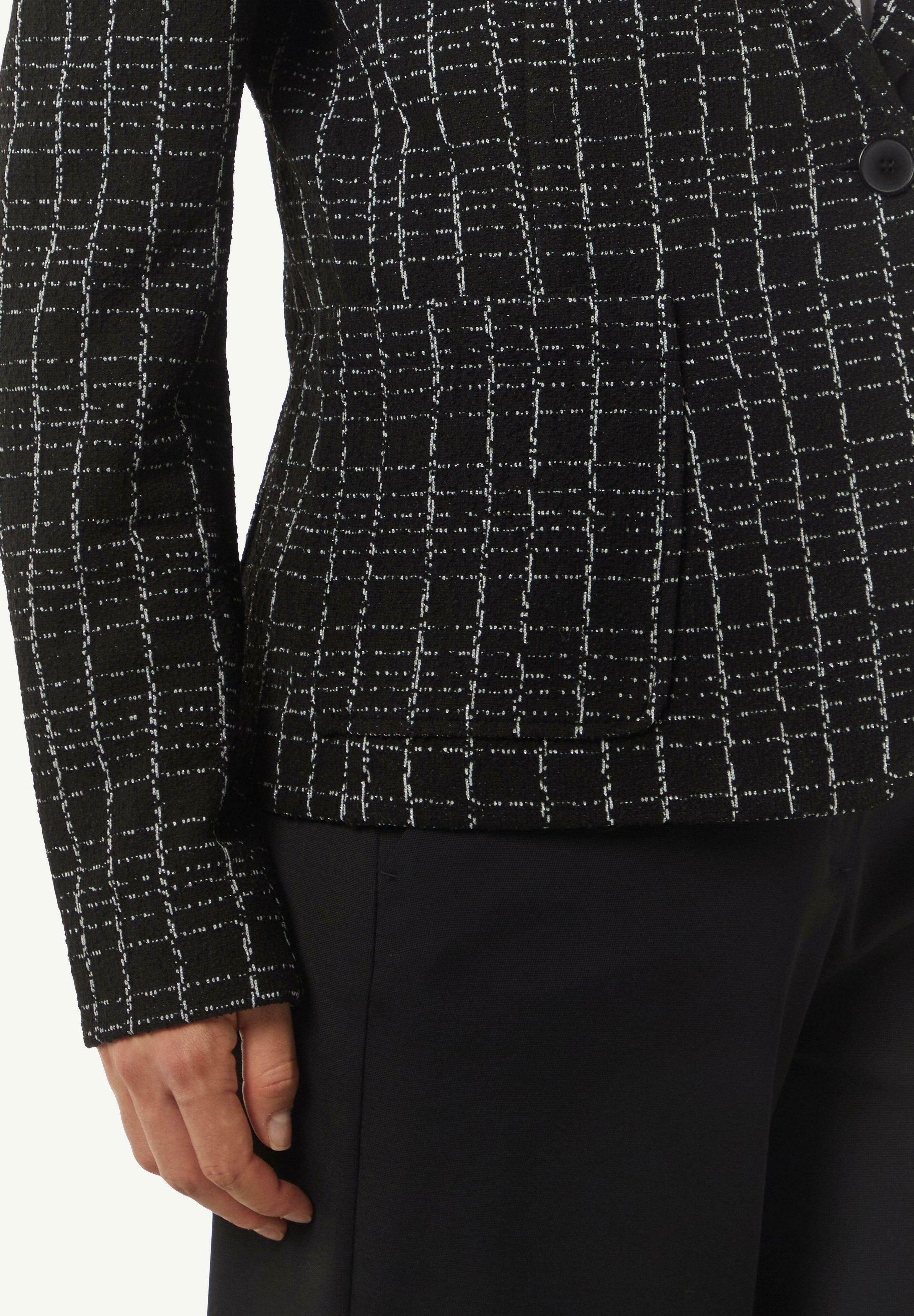 comma Blazer Media 4