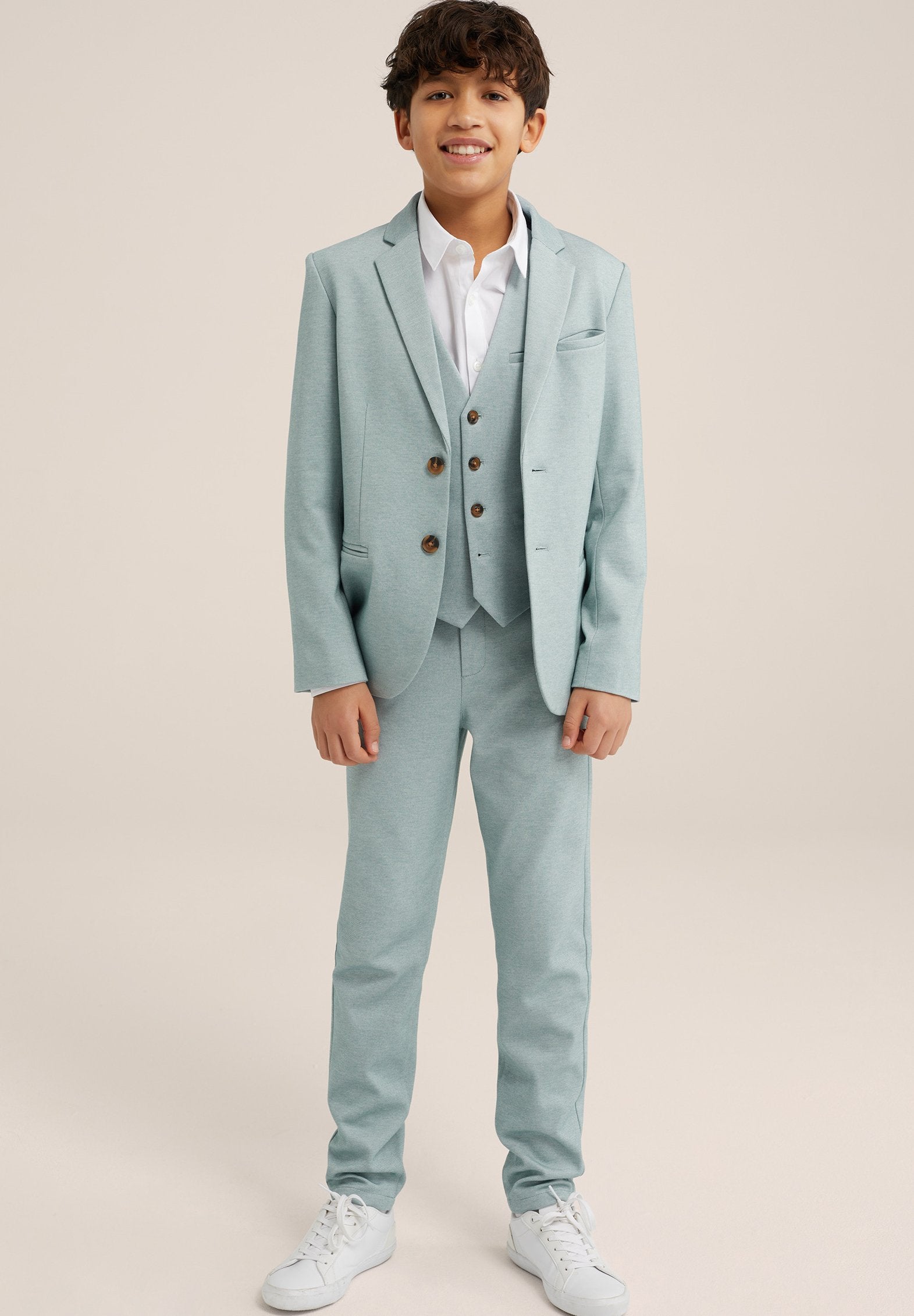 WE Fashion SLIM FIT