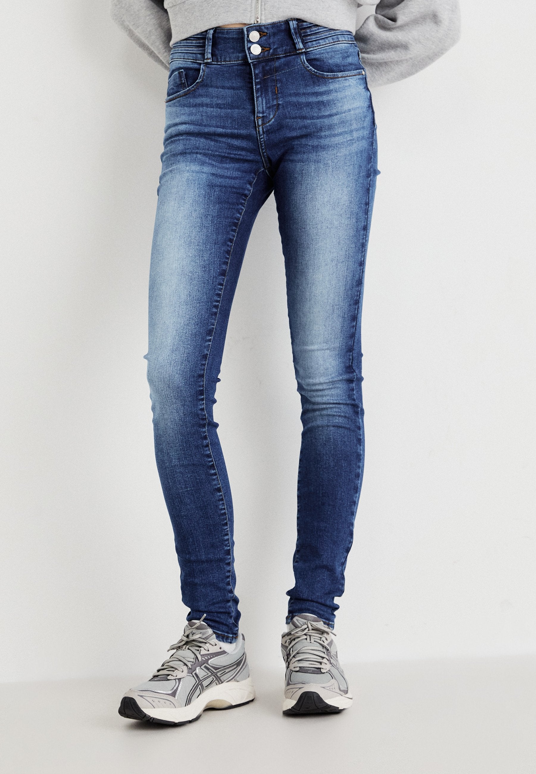 ONLBLUSH MID WAIST BOX Media 3