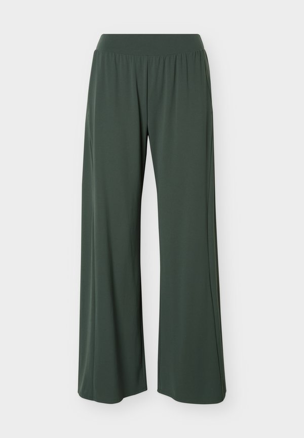 Nike Performance ZENVY WIDE LEG - Tracksuit bottoms - camo green/white