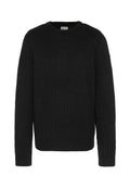 Schwarzer gestrickter Pullover mit gerippter Textur, Rundhalsausschnitt und langen Ärmeln. Schlichtes Design ohne sichtbare Muster oder Verzierungen.