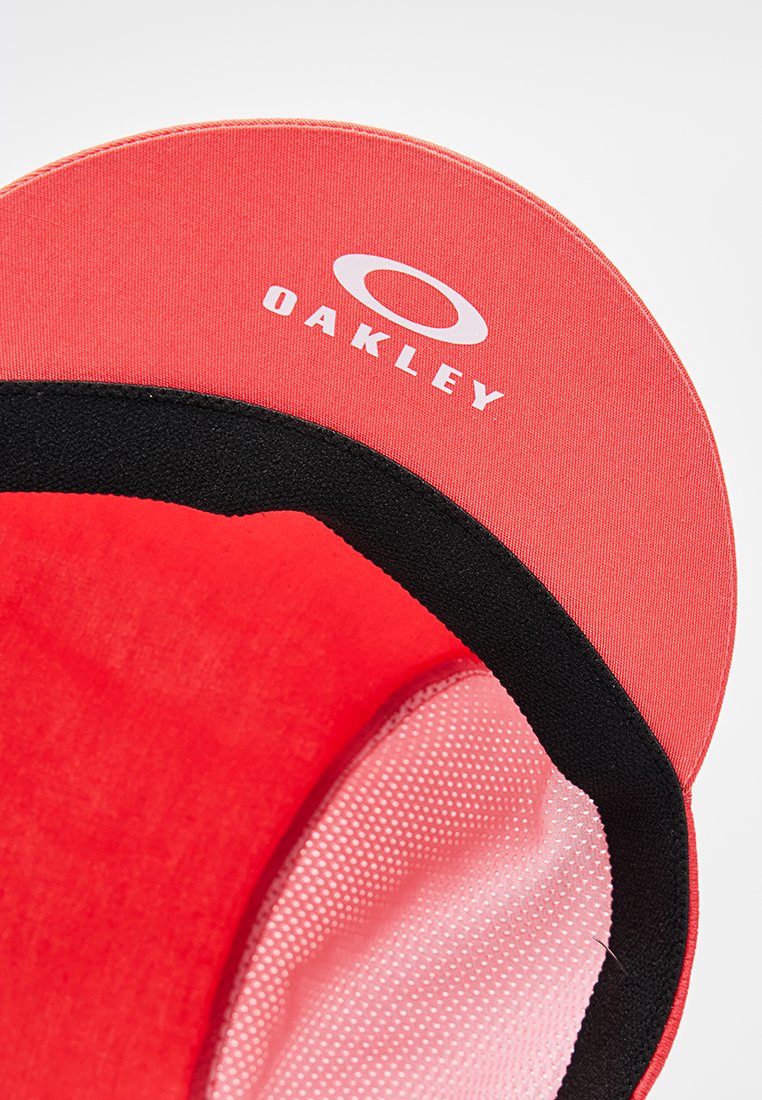 Oakley CADENCE ROAD