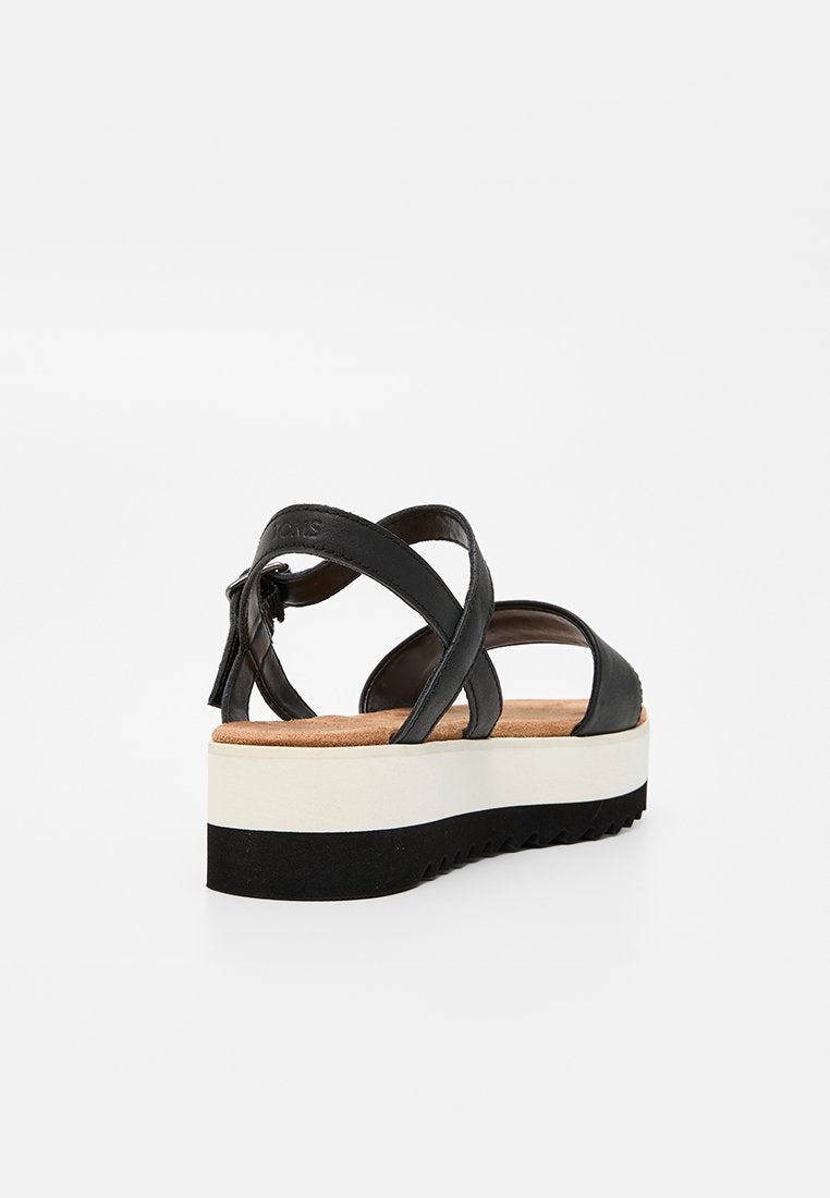 TOMS BRYNN