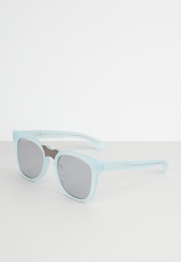 N/A UNISEX Media 1