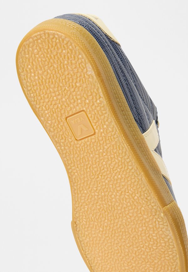 Veja WOMEN`S PANENKA