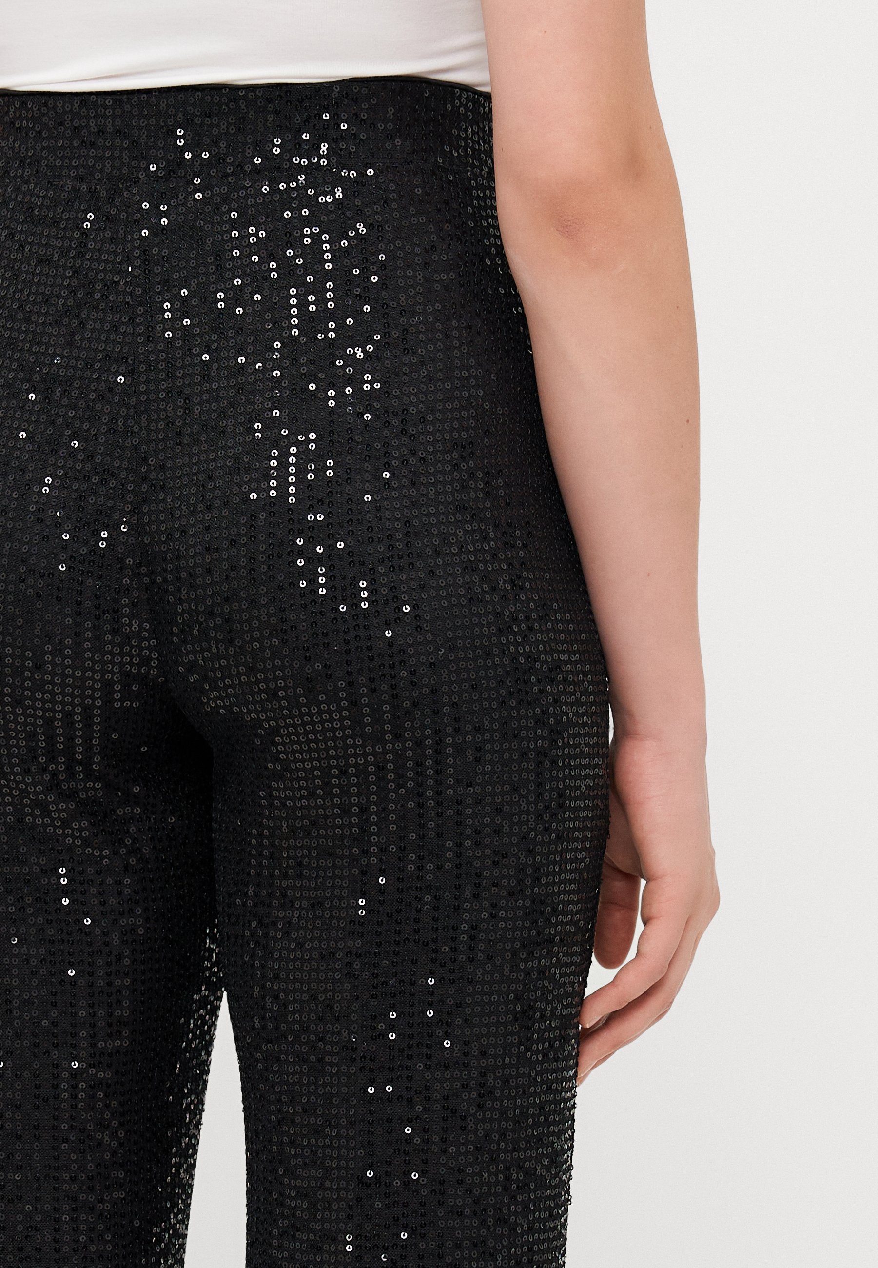 ONLANNI SEQUINS Media 6