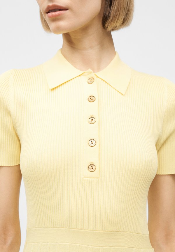 MICHAEL Michael Kors FIT FLARE