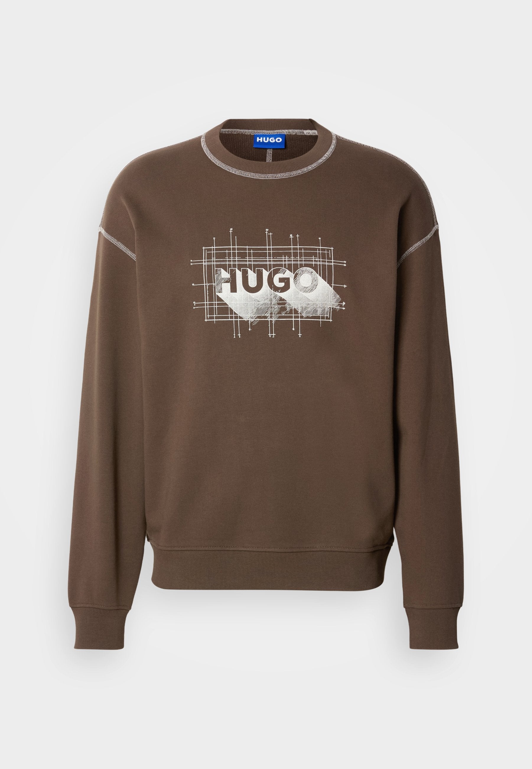 Brauner Sweatshirt mit langen Ärmeln, das über ein grafisches "HUGO"-Logo in Weiß verfügt. Ein runder Halsausschnitt und gerippte Bündchen sorgen für Textur.