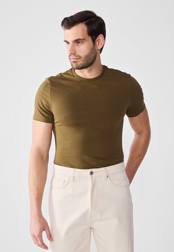 Pier One by Zalando