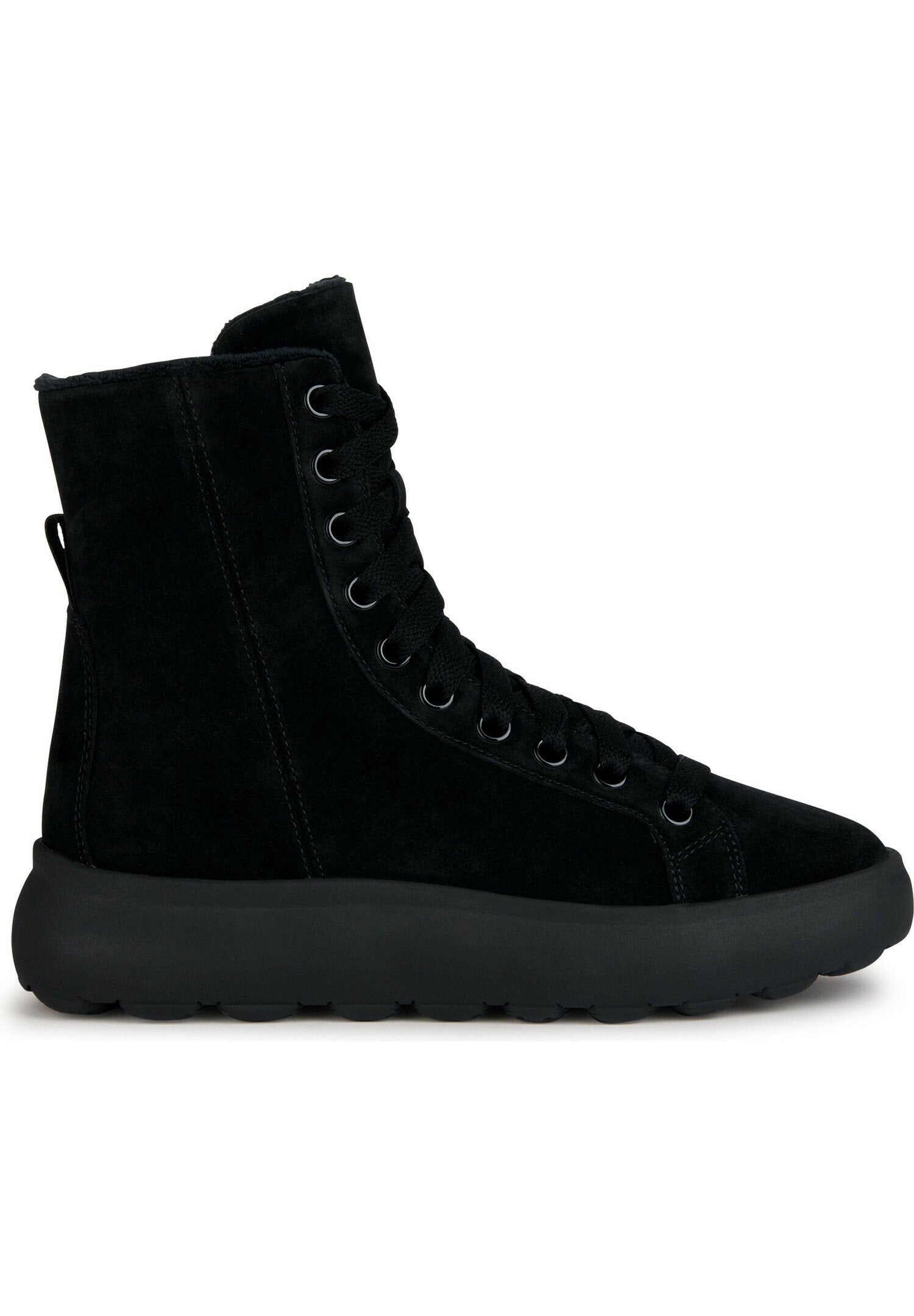 Schwarze Wildleder-Hochtop-Sneaker mit strukturiertem Obermaterial, Schnürverschluss, Gummisohle und weicher Innensohle für Komfort. Runder Zehenbereich.