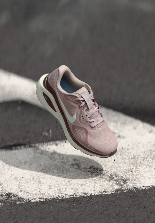 Nike Performance STRUCTURE 26