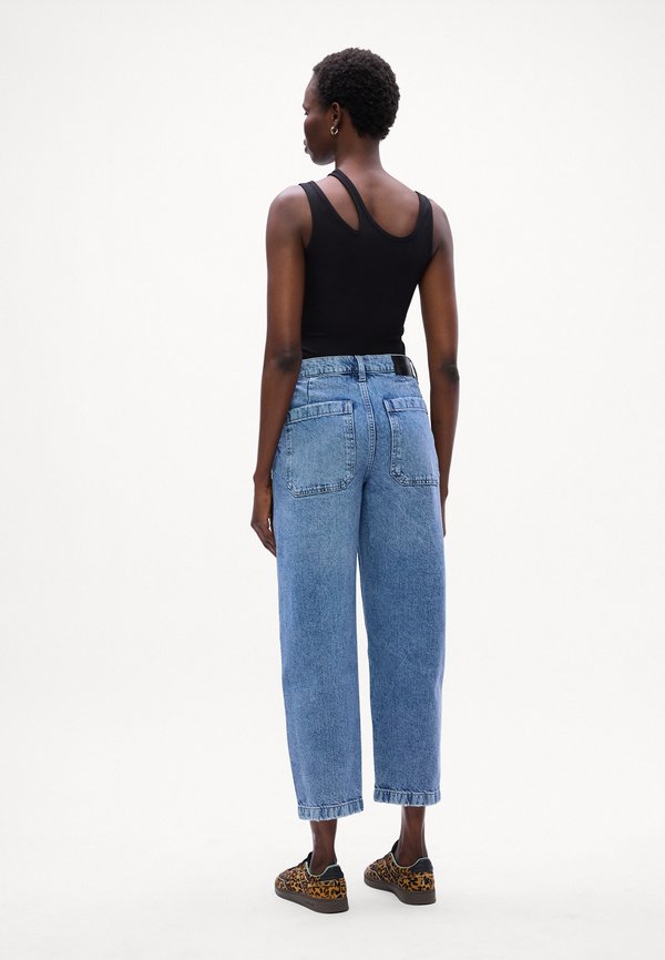 DKNY