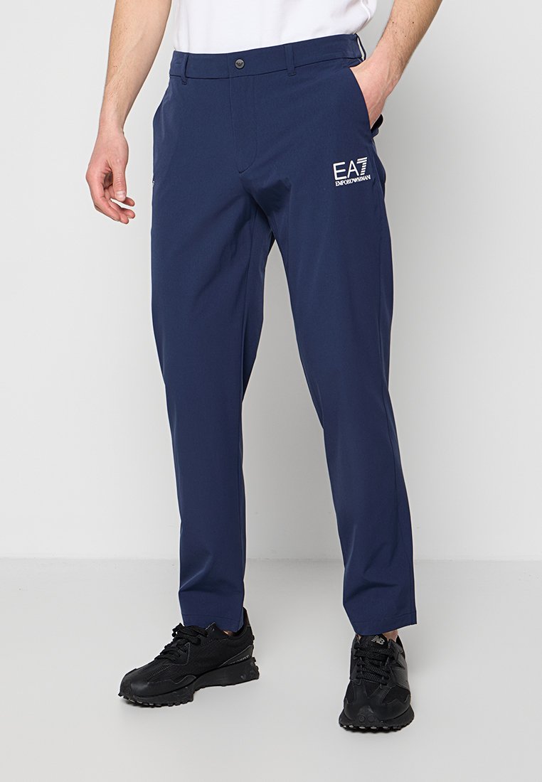 EA7 Emporio Armani Outdoor-Hose Media 1