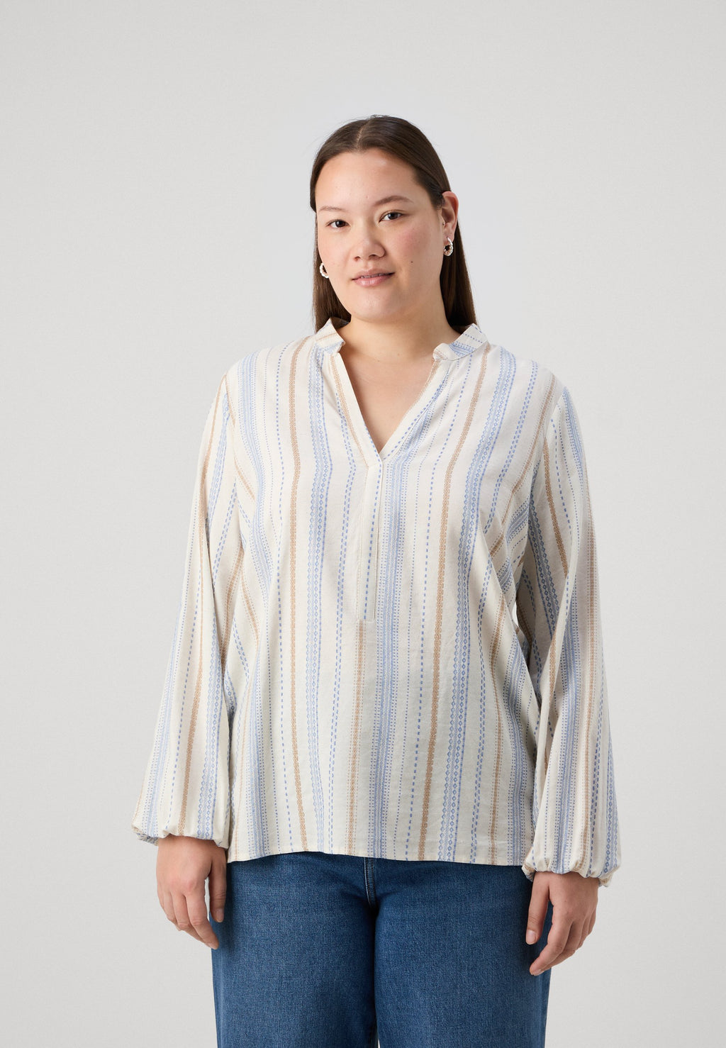 CARCAMELLIA LIFE V NECK Media 3