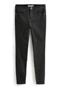 Schlanke Jeans aus dunkelgrauem Denim mit leichter Ausbleichung, fünf Taschen, frontaler Knopfverschluss und metallischen Nieten. Keine sichtbaren Muster oder Akzente.