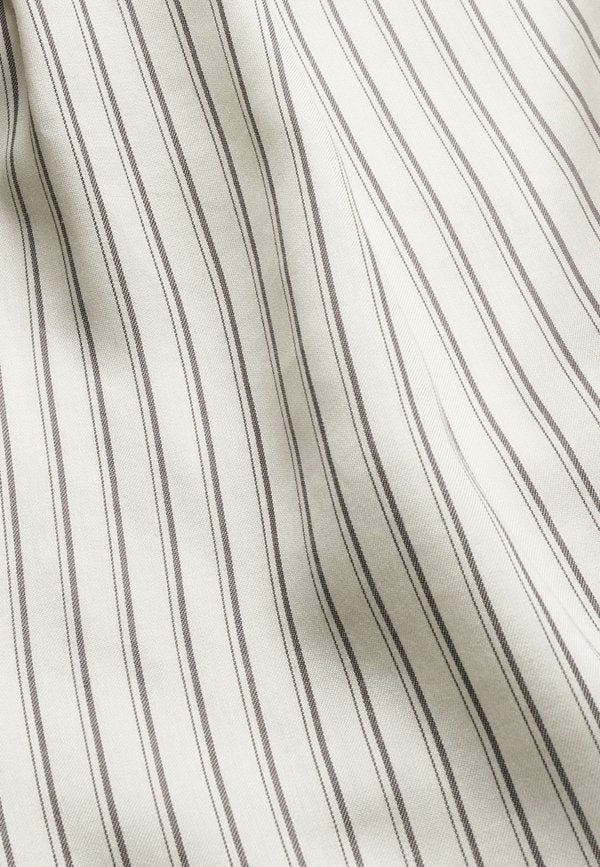 IVY OAK PIA ROSE