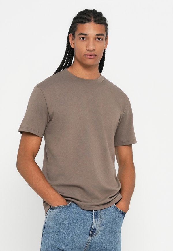 Hollister Co.