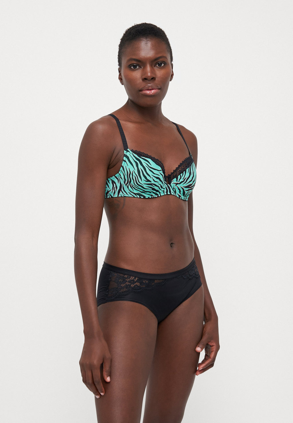 COVERING SPACER BRA Media 2