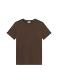 Braunes Baumwoll-T-Shirt mit kurzen Ärmeln, Rundhalsausschnitt und kleinem blauen Logo auf der linken Brust. Glatte Textur und lässige Passform.