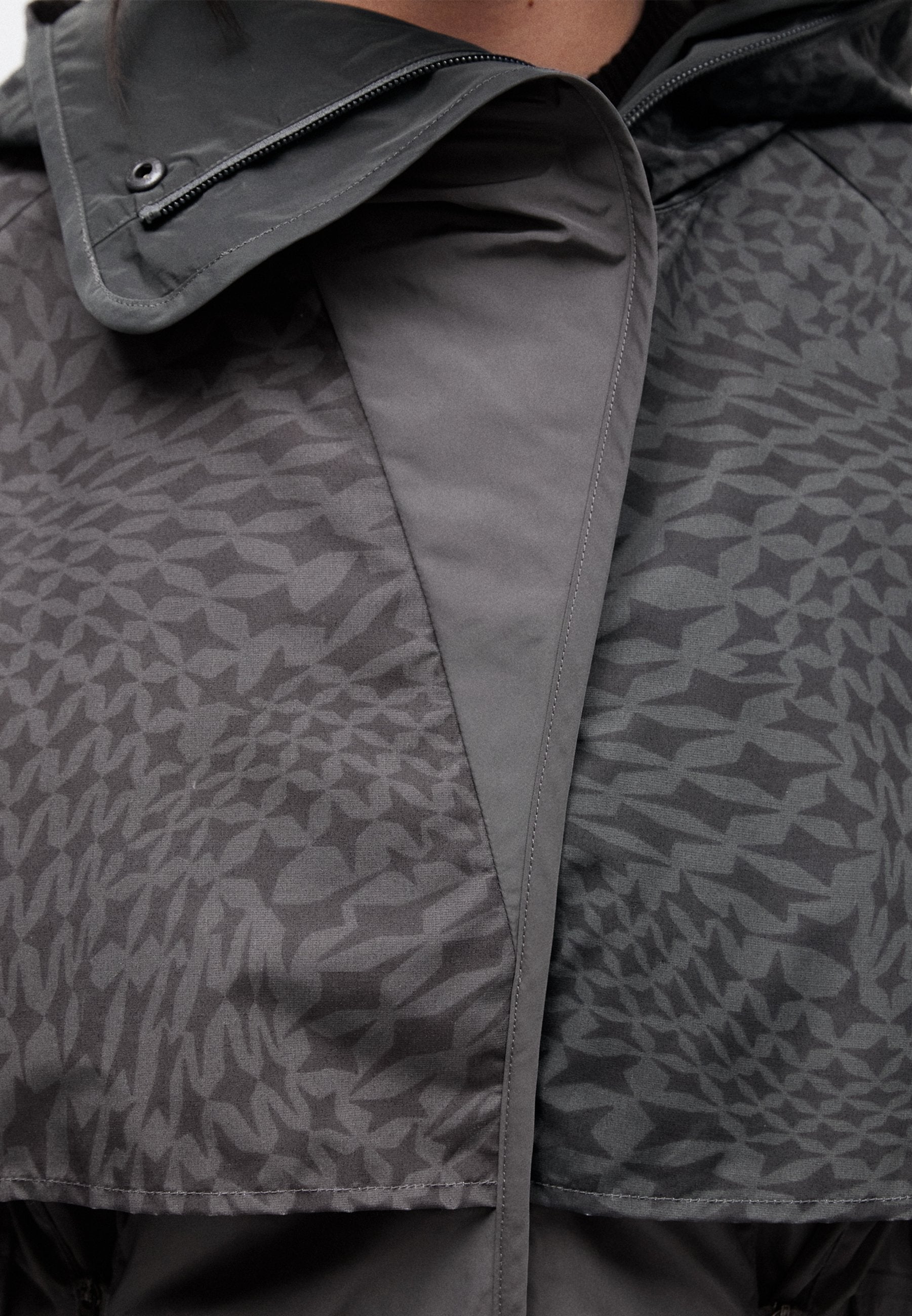 Converse  HOODED JACKET