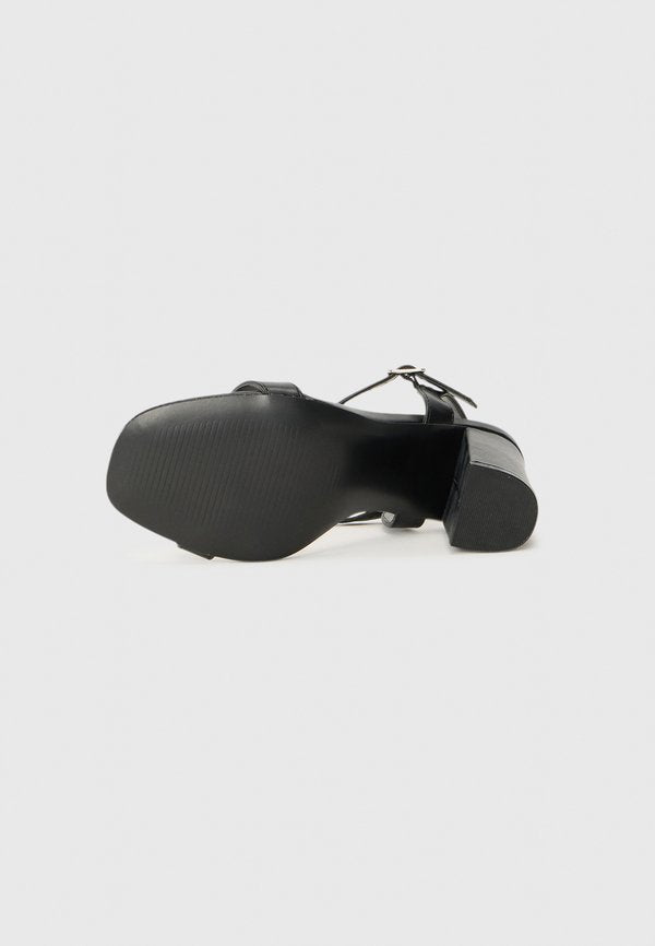 Koi Footwear