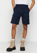 Marine-farbene Cargo-Shorts aus Baumwolle, ausgestattet mit zwei seitlichen Taschen und zwei großen aufgesetzten Taschen vorne, mit einem lässigen Schnitt und einem Saum über dem Knie.