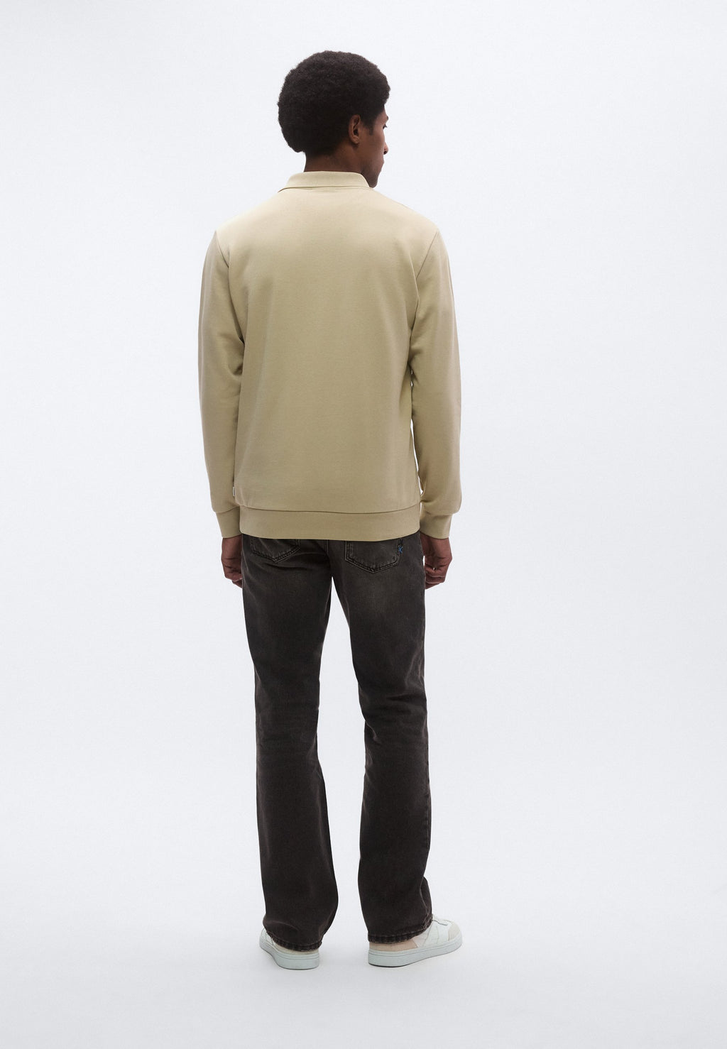 V NECK  Media 5
