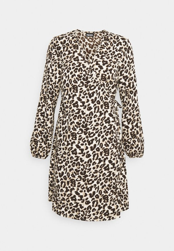 Pieces Petite PCNESSA WRAP DRESS