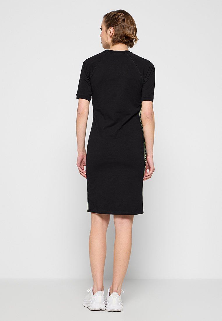 DKNY Sport